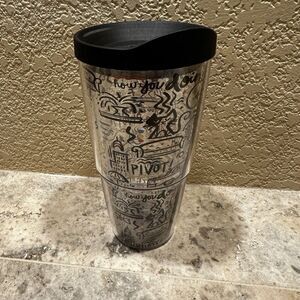 Tervis Friends Pattern Made in USA Double Walled Insulated Travel Tumbler 24 Oz